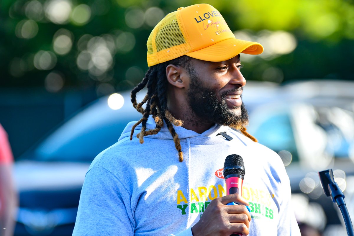 Today is the last day to vote <a href="/Showtyme_33/">Aaron Jones 3️⃣3️⃣</a> for #WPMOYChallenge 

Tweet and retweet.