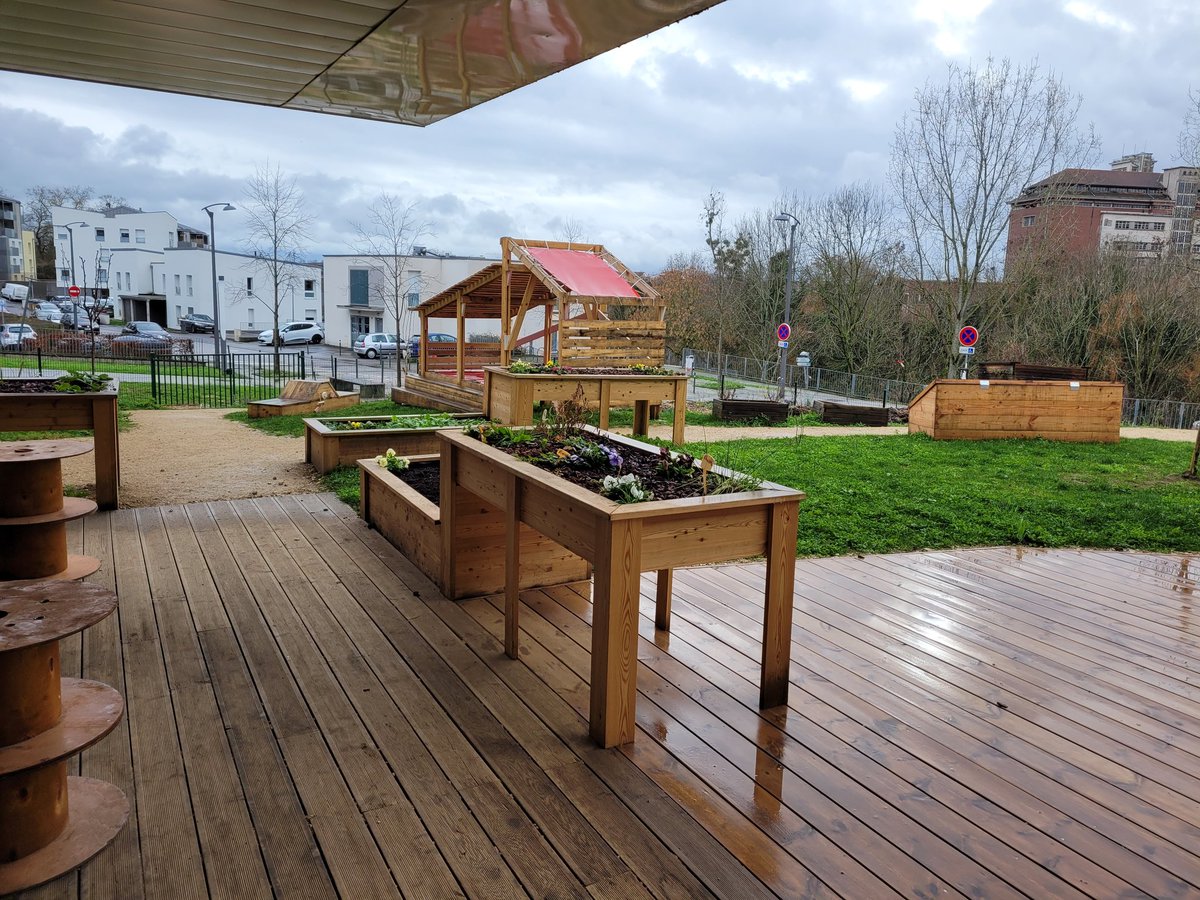 ETTORIYann's tweet photo. Seconde journée sur site avec Claire Sperling à mairie de #malzeville et #saintmax : rencontre avec le SIVU, repas avec les équipes @LeoLagrange du centre social, temps d'échange avec l'association des usagers.... #Terrain #Partage. Il faudra bien revenir au bureau demain 😅 https://t.co/iSYdv8U0oq