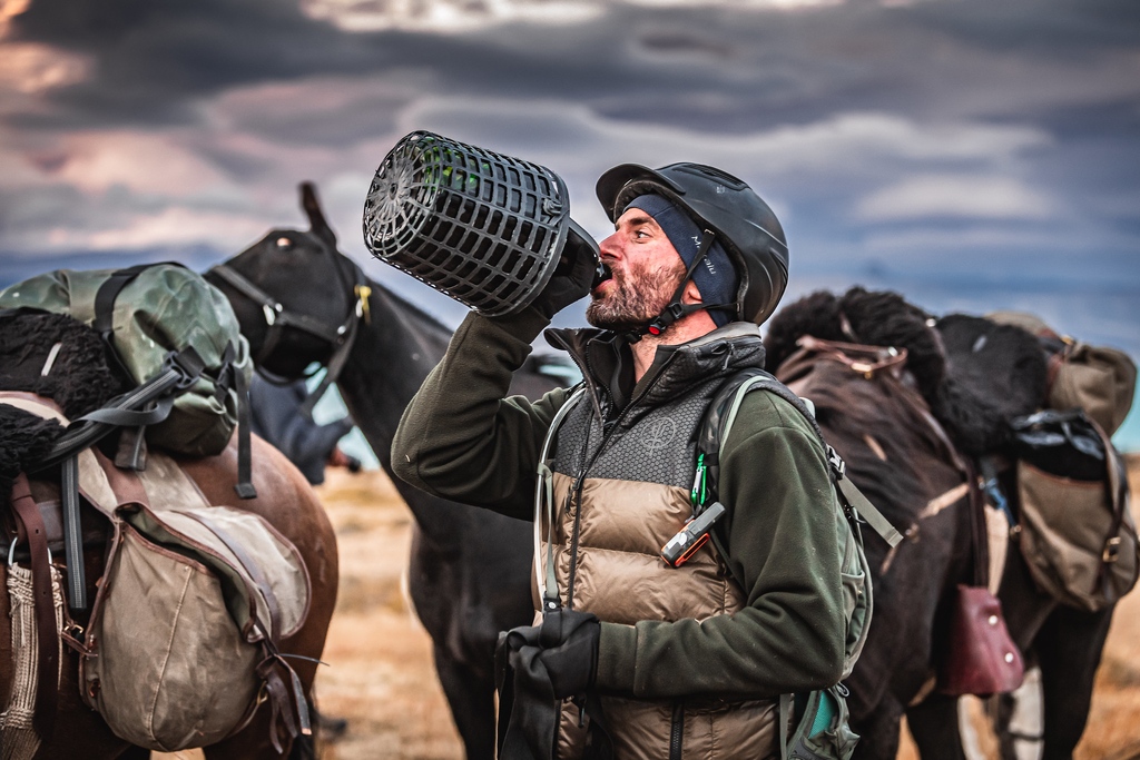 equestrianist's tweet photo. Looks like a case of the Wednesdays to us and Sam Taylor sure does know how to fix the mood.

Toodle pip

Photo by @sarahfarnsworthfieldsports https://t.co/SVQfkUFAxc