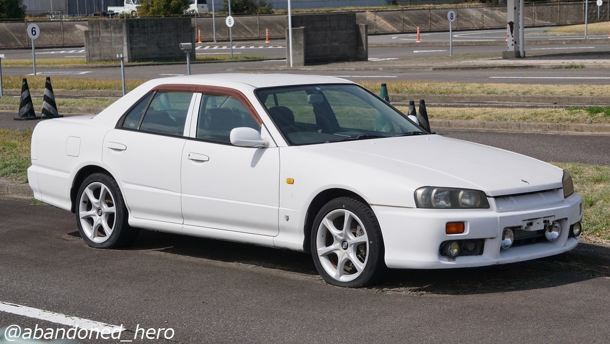 日産スカイライン25GTターボ 覆面パトロールカー 交通安全啓蒙用の偽