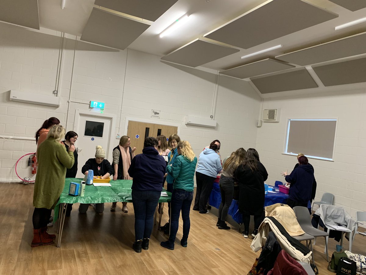 Mudiad Meithrin Gogledd Ddwyrain a'r Canolbarth (@mudiadc) on Twitter photo Sôn am hwyl. Hyfforddiant Miri Mawr Swyddogion Ti a Fi Teithiol Sôn am hwyl. Hyfforddiant Miri Mawr Swyddogion Ti a Fi Teithiol