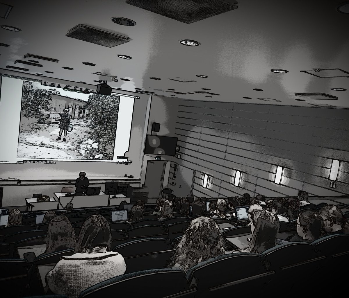 piiasiitonen's tweet photo. Iloa on onnistunut hybridiopetus ja siihen sopivat erinomaiset fasiliteetit!  Kiitos @UniEastFinland!

Tänään opiskelijoista noin 80 valitsi osallistua etäyhteyden kautta ja noin 60 opiskelijaa tuli saliin. Ilo tarjota heille myös tallenne katsottavaksi! https://t.co/QaAzzHnUGV