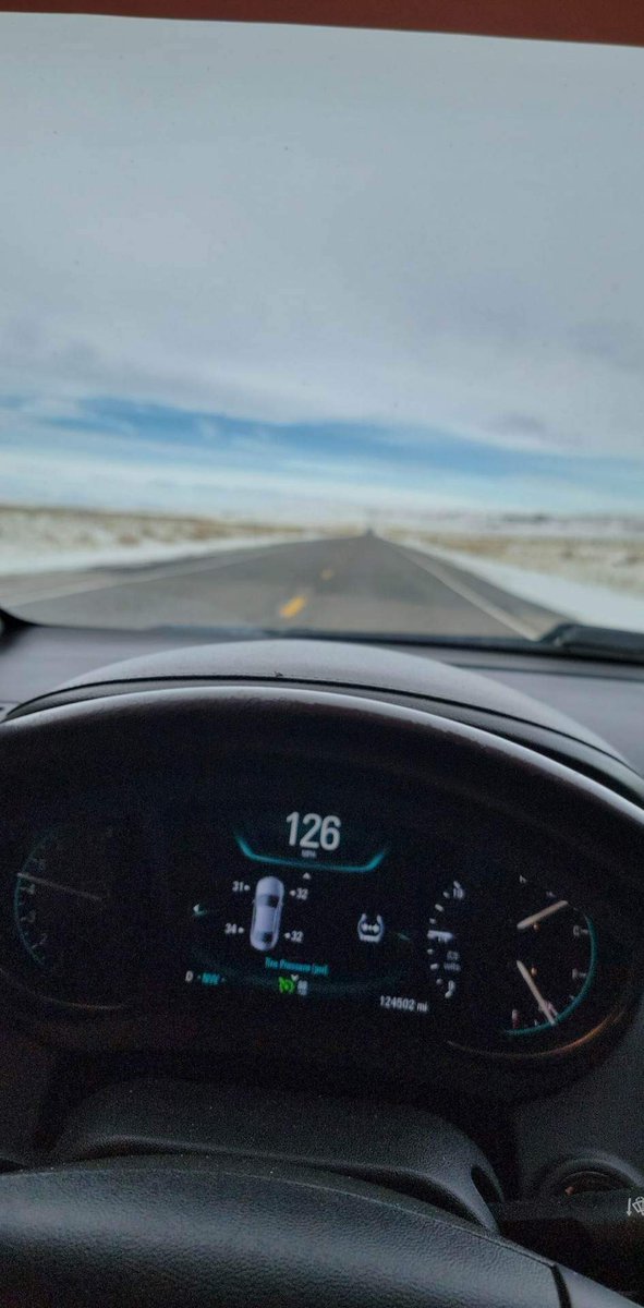 alloutkng307's tweet photo. Dats how u drive n wyo https://t.co/xkHBPfbgnm