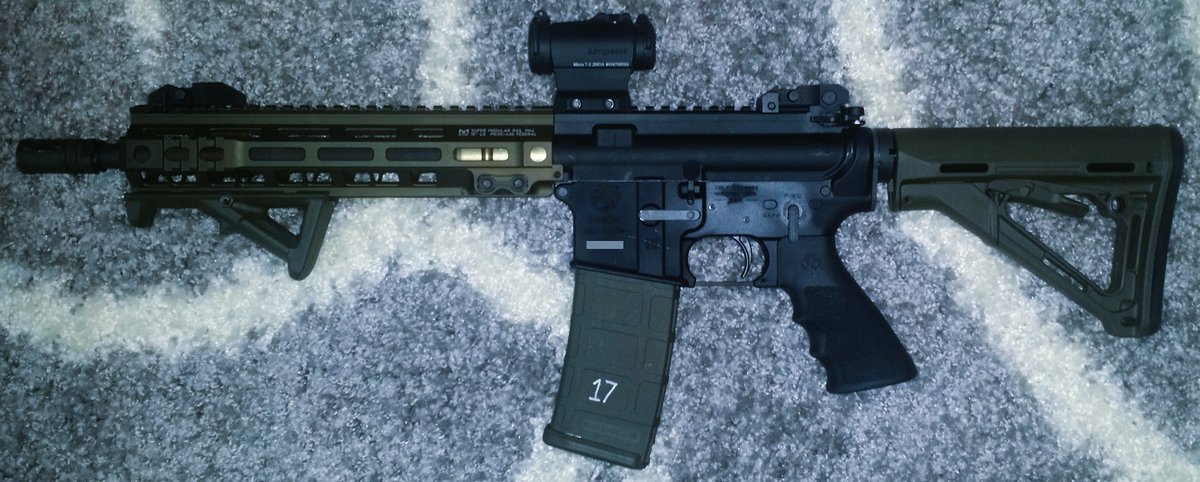 MaybeAFed's tweet photo. @_Gun_Lover left https://t.co/bShR4N8nVo