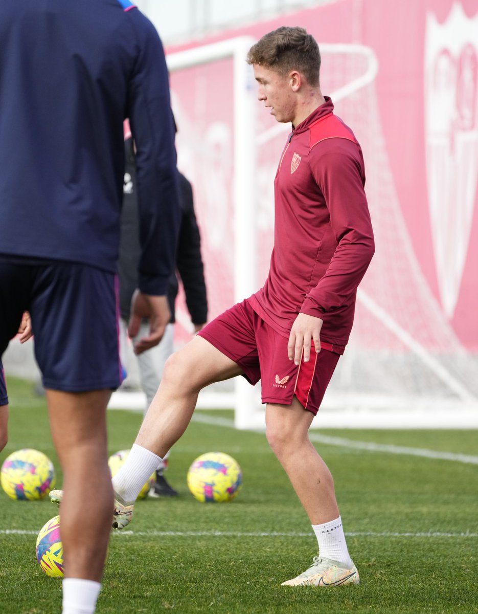 🏋🏼⚪️🔴 <a href="/SevillaFC/">Sevilla Fútbol Club</a>