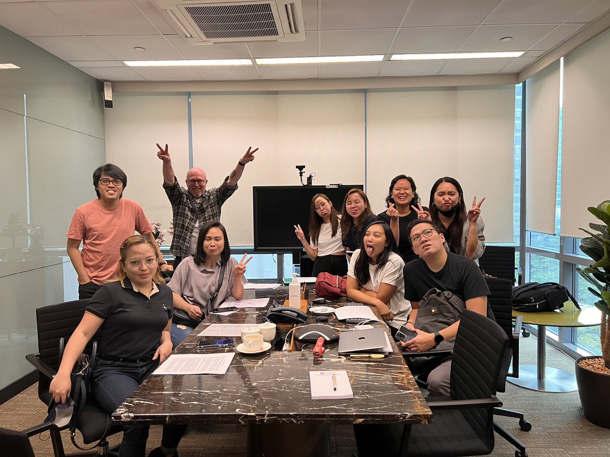 csquinit's tweet photo. Today is my official last day with Twitter. I’m forever grateful for the opportunity to work with amazing Tweeps and experience the Twitter 1.0 culture. Wishing everyone the best! 💙

One last #lovewhereyouwork tweet 🫶 https://t.co/lho6ksh3To