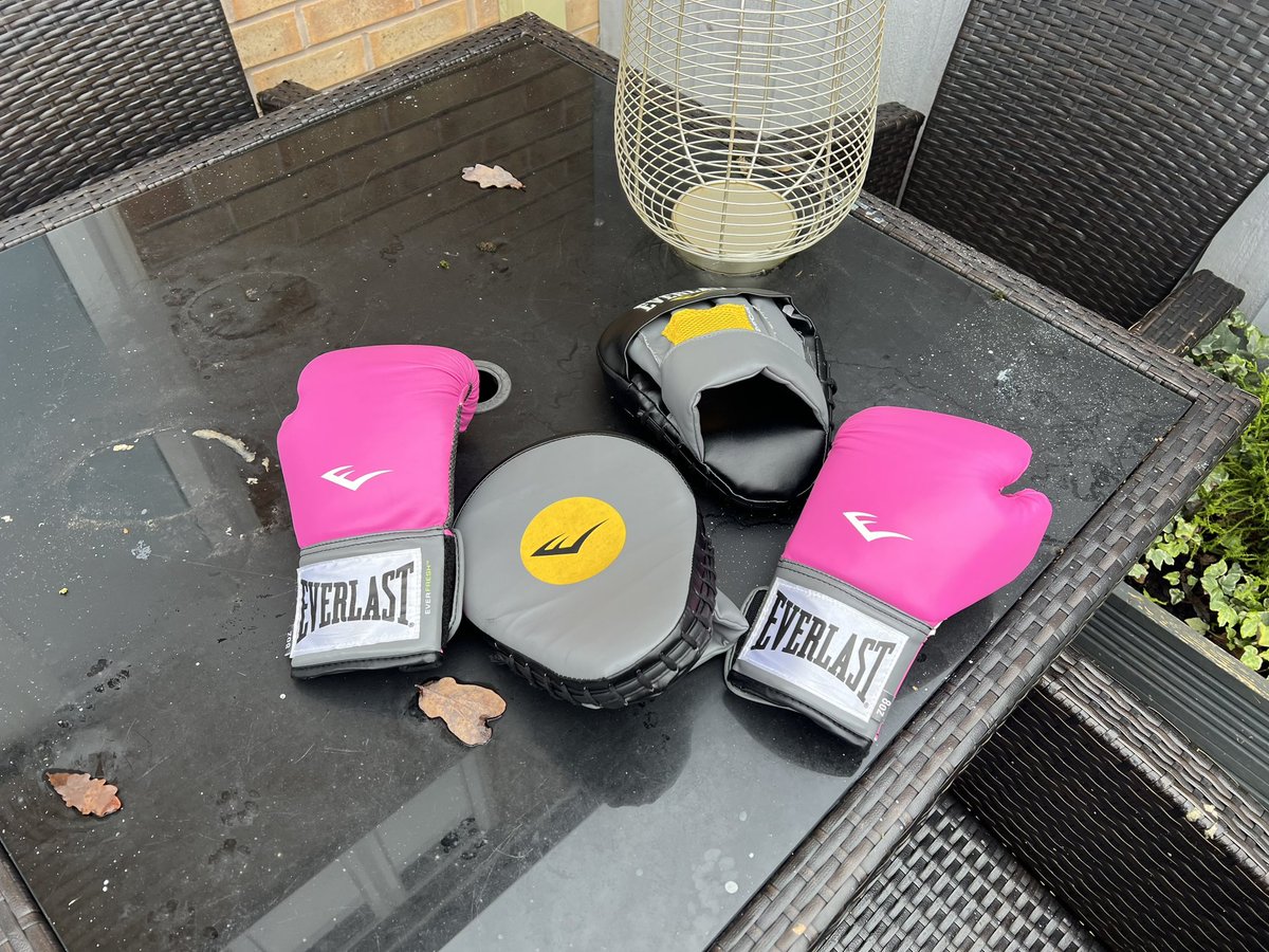 GorillaManFitn1's tweet photo. First training session done with a new client this afternoon π₯πͺπ§ββοΈπββοΈποΈββοΈπͺβ₯οΈ #fitnessmotivation #newarkparkrun #goprohero7 #Thorline #salter #newarkhalfmarathon #cityoflincoln10k #maxiteams #wellyx #alphadesigns #fitbit #sumup #britishredcross #precisionnutrition #wrightfoundation https://t.co/RwyWcurJfF