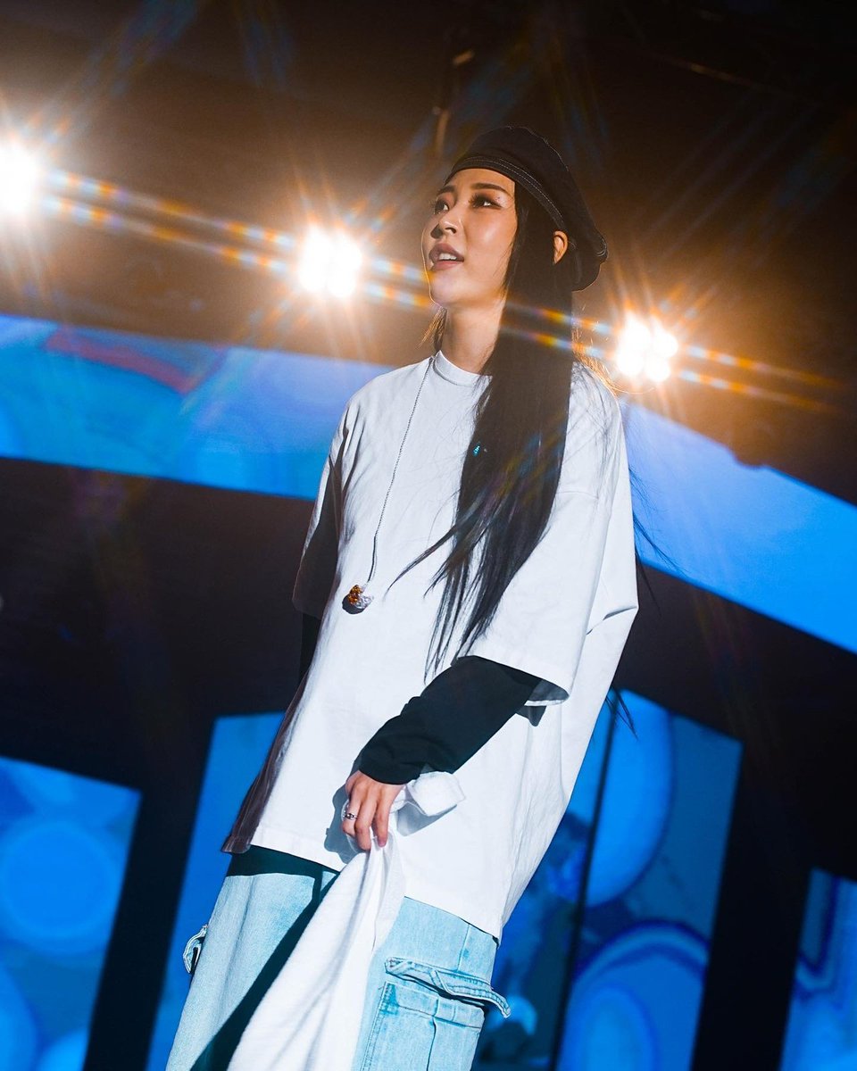 MamamooPyOfic's tweet photo. 11.01.23 [ FOTOS ] 

Fotos individuales del concierto en Hong Kong 🇭🇰 

#solar #moonbyul #wheein #hwasa #moomoopy💚 #illela #miconconcert https://t.co/N1wOwxCZ6h