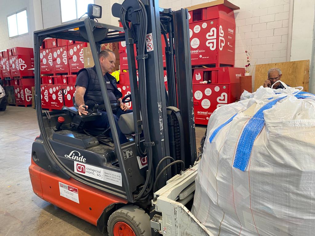 caritasgirona's tweet image. ECONOMIA SOCIAL | #Ecosol ha rebut una subvenció del Departament d'Empresa i Treball de la @gencat, destinat a ajudar a millorar l'ocupabilitat de persones vulnerables per assolir la seva inclusió laboral 👏✅

#SomElQueDonem
#FSE

🌍 caritasgirona.cat/ca/4051/aprend… via @caritasgirona