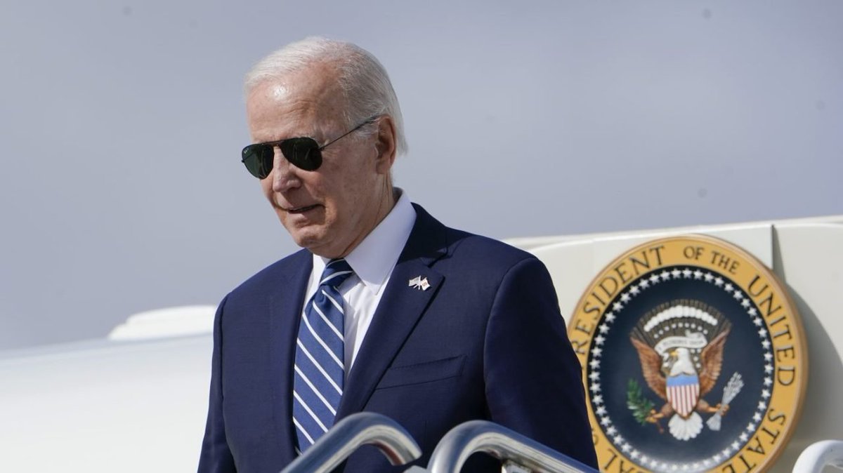 thehill's tweet photo. JUST IN: Biden briefed on FAA outage, White House says no evidence of cyberattack https://t.co/OdtYVJDBOp https://t.co/8l25A3CPTL