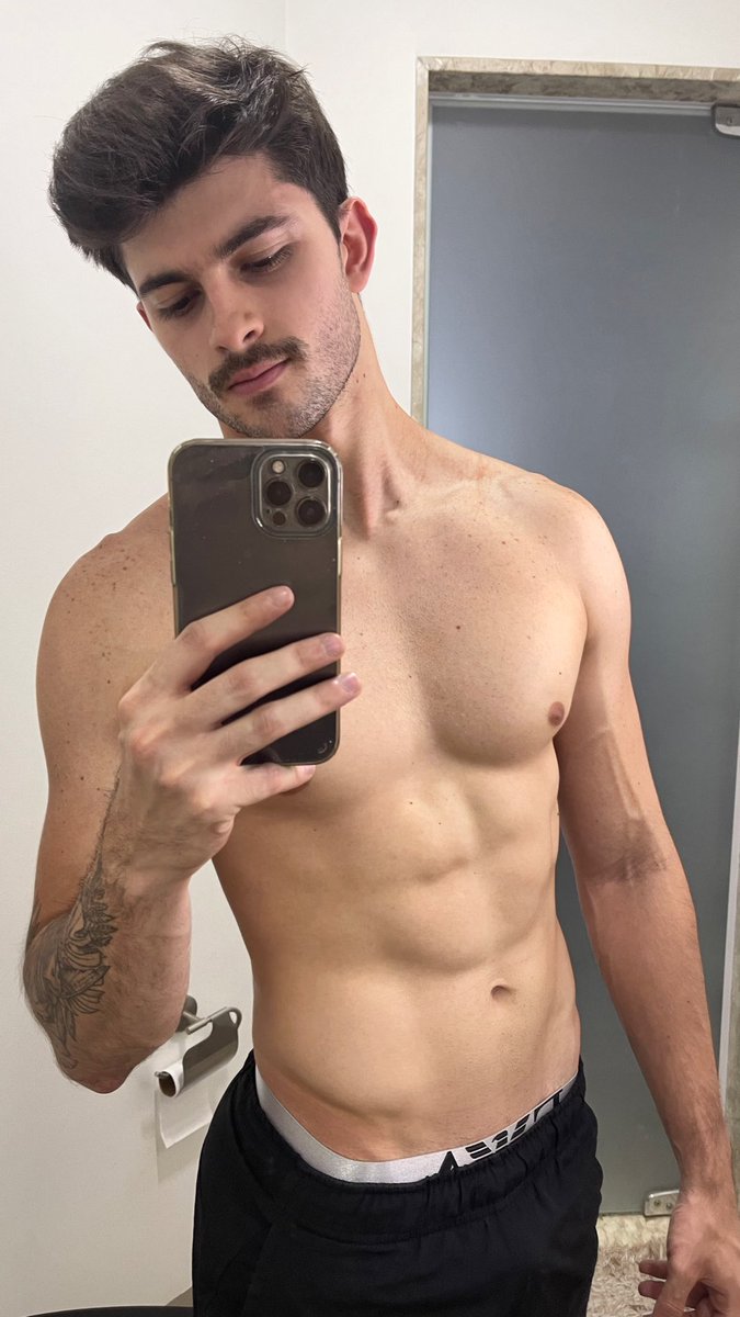 Sirs Models on Twitter: