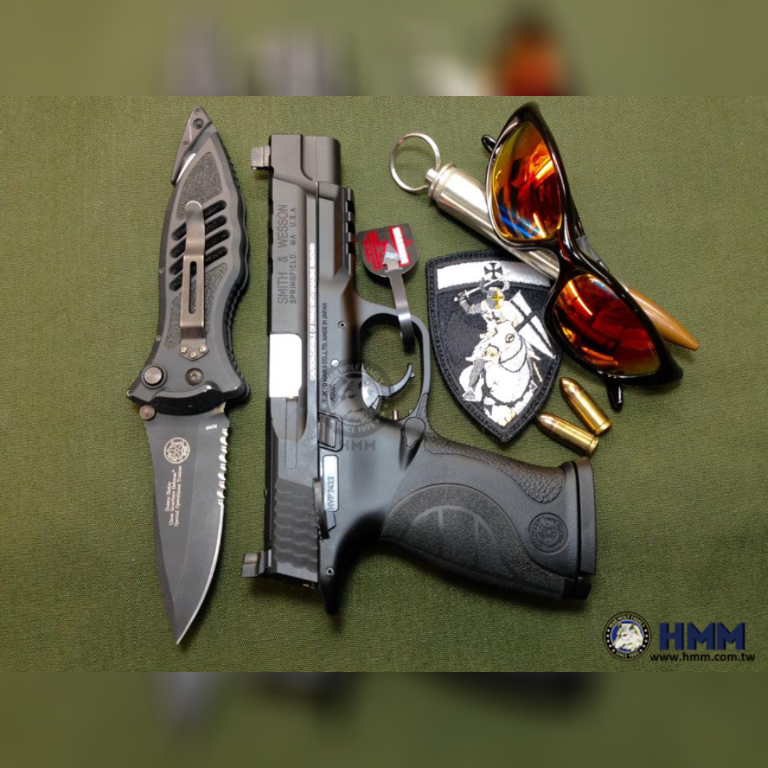 bbgunworldtw's tweet photo. Sometime, size does matter!
Tokyo Marui S&amp;W M&amp;P9L PC Ported
Marui base
Perfect airsoft M&amp;P9L clone
#HMM #MARUI #TokyoMarui #SW #MP9L
#Airsoft #airsofter https://t.co/IqsFdJfkOY