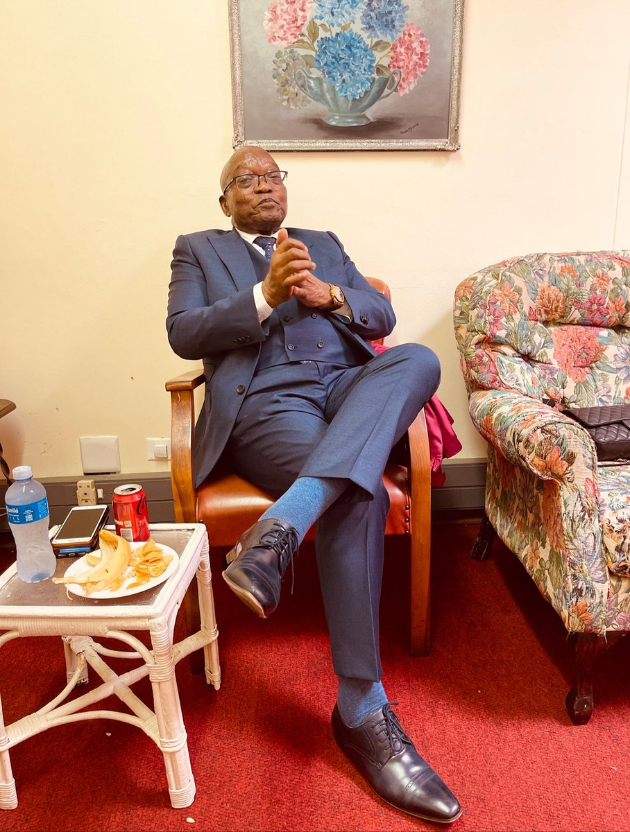 BiyelaMaqi's tweet photo. The President ❤❤❤
@JGZ_Foundation @PresJGZuma https://t.co/fDcgFqvCVF