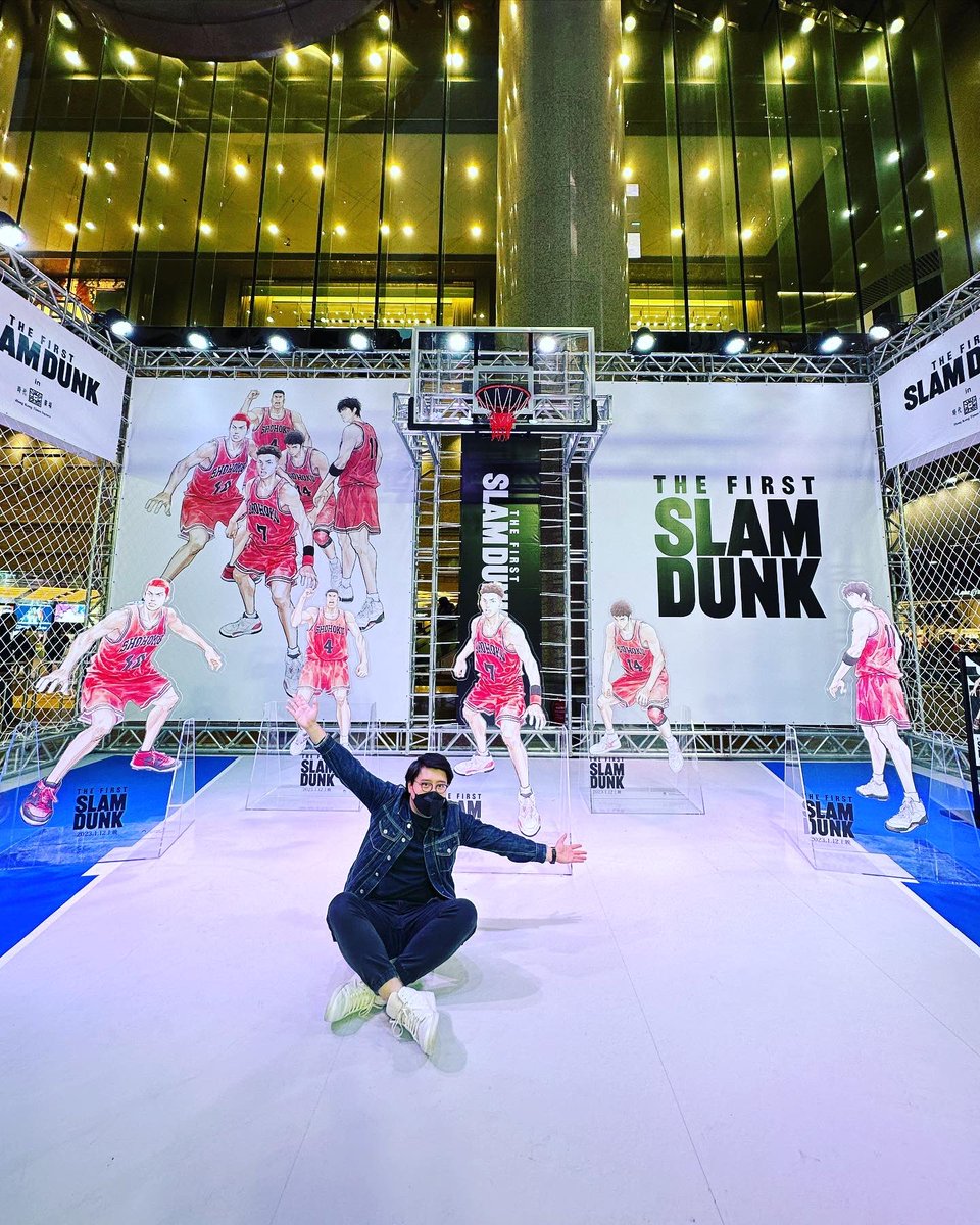 KarimLui's tweet photo. 𝐓𝐇𝐄 𝐅𝐈𝐑𝐒𝐓 𝐒𝐋𝐀𝐌 𝐃𝐔𝐍𝐊🏀
ᴘᴏᴘ ᴜᴘ sᴛᴏʀᴇ ᴀᴛ ᴛɪᴍᴇs sǫᴜᴀʀᴇ ʜᴋ
#slandunk
#thefirstslamdunk
#スラムダンク
#灌籃高手 #男兒當入樽
#hktimessquare
#officialpopupstore
#grandopening #vipnight
#我已經控制唔到自己 https://t.co/hEnQu4Mfvd