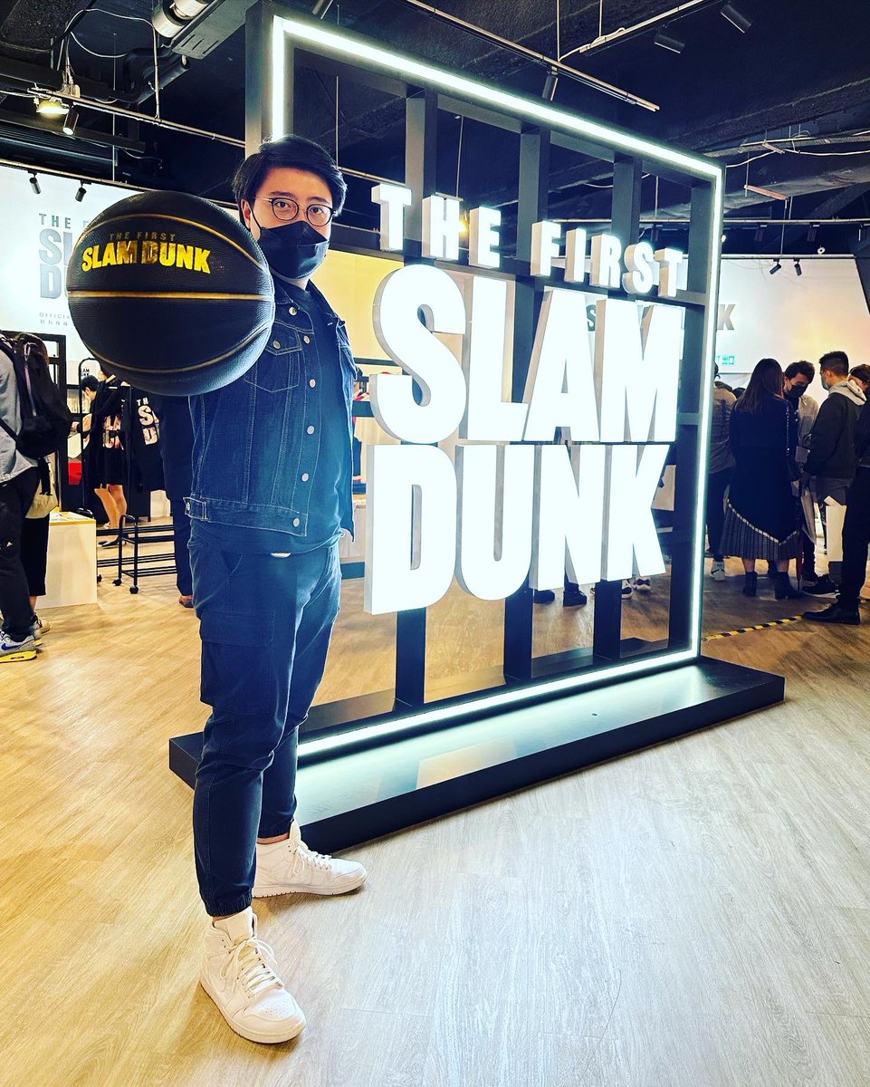 KarimLui's tweet photo. 𝐓𝐇𝐄 𝐅𝐈𝐑𝐒𝐓 𝐒𝐋𝐀𝐌 𝐃𝐔𝐍𝐊🏀
ᴘᴏᴘ ᴜᴘ sᴛᴏʀᴇ ᴀᴛ ᴛɪᴍᴇs sǫᴜᴀʀᴇ ʜᴋ
#slandunk
#thefirstslamdunk
#スラムダンク
#灌籃高手 #男兒當入樽
#hktimessquare
#officialpopupstore
#grandopening #vipnight
#我已經控制唔到自己 https://t.co/hEnQu4Mfvd
