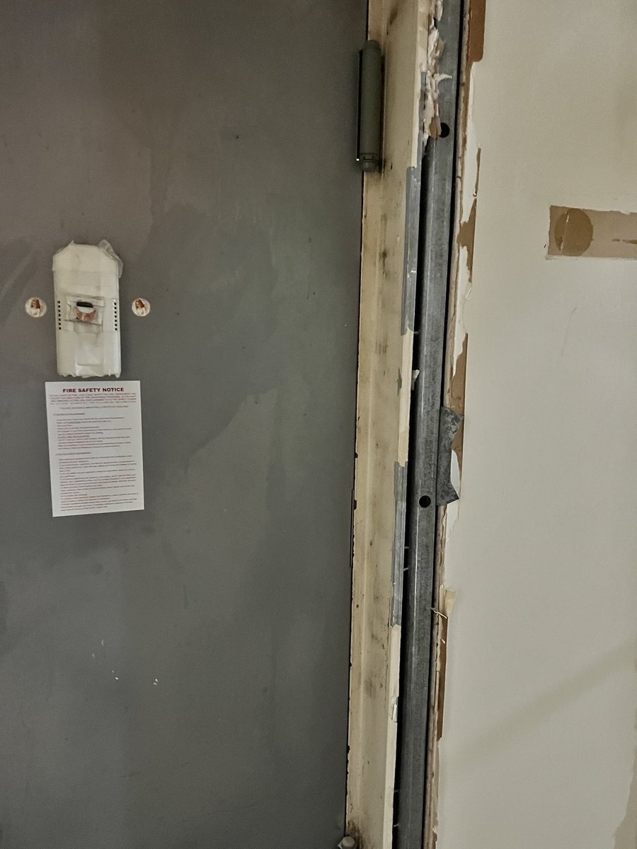 Sillyazzrn tweet media