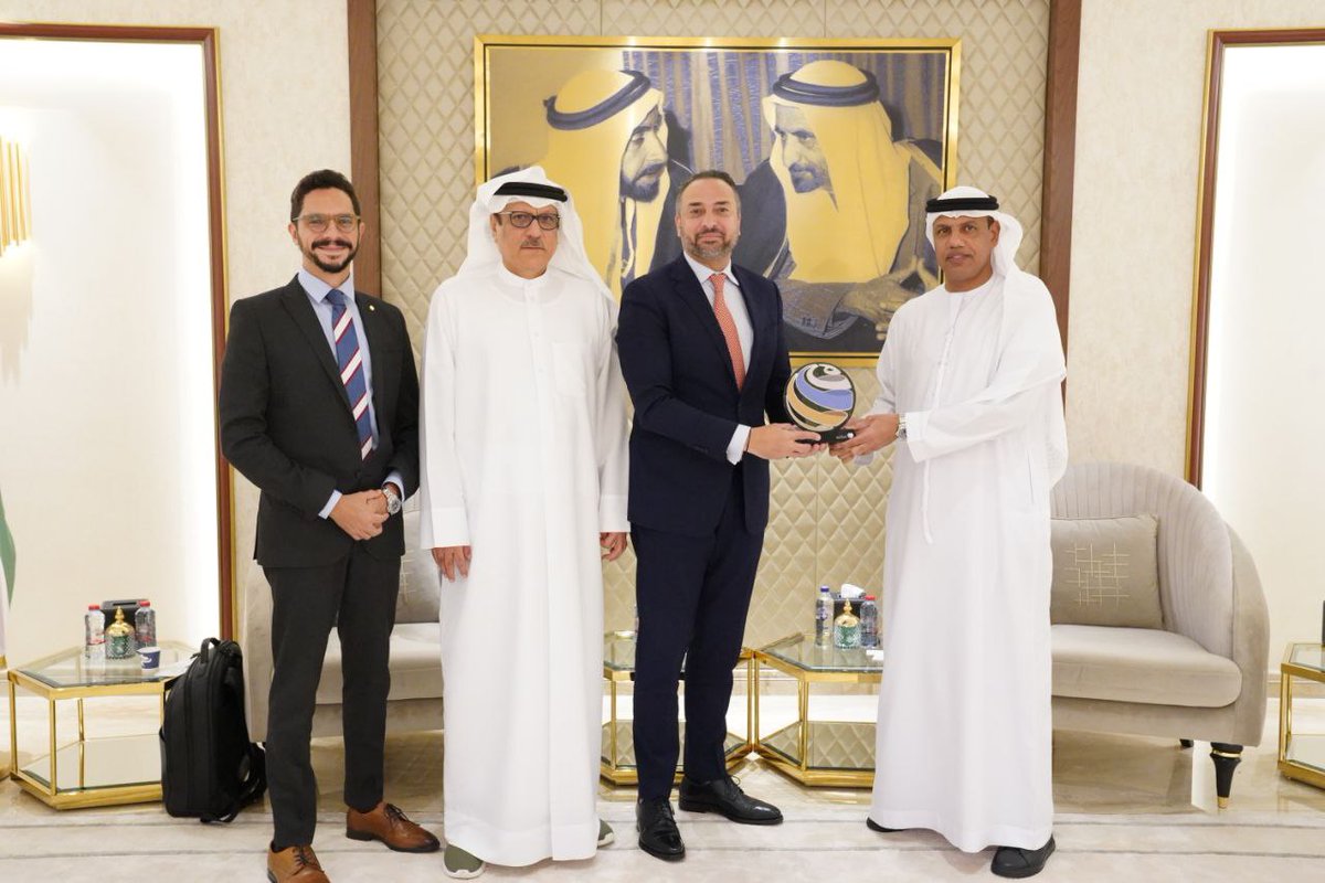 DubaiCustoms's tweet image. HE Ahmed Mahboob Musabih  discusses with the Arab Brazilian Chamber of Commerce #ABCC further developments to support expanding the chamber&apos;s efforts for boosting external trade with #Brazil, especially when growth in mutual trade is observed 

#DubaiCustoms #LegitimateTrade