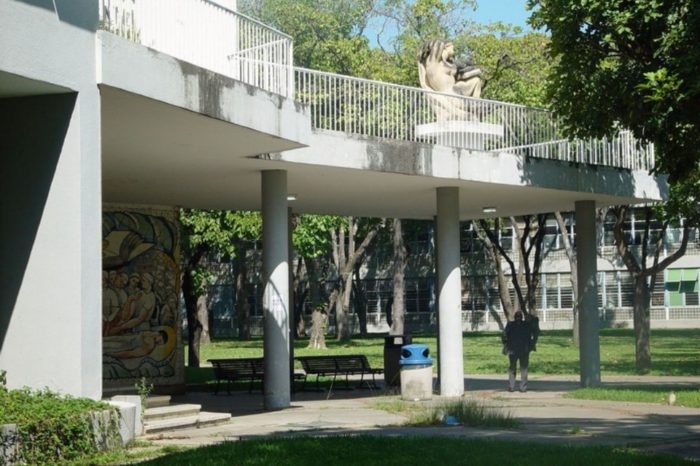 DiarioTalCual's tweet photo. ONG Aula Abierta ratifica que sí hay deserción en la Facultad de Medicina de la UCV #TalCual #ClaroyRaspao #Acorralados https://t.co/jKfRBaYO4Z https://t.co/oJ5i8yIsqs