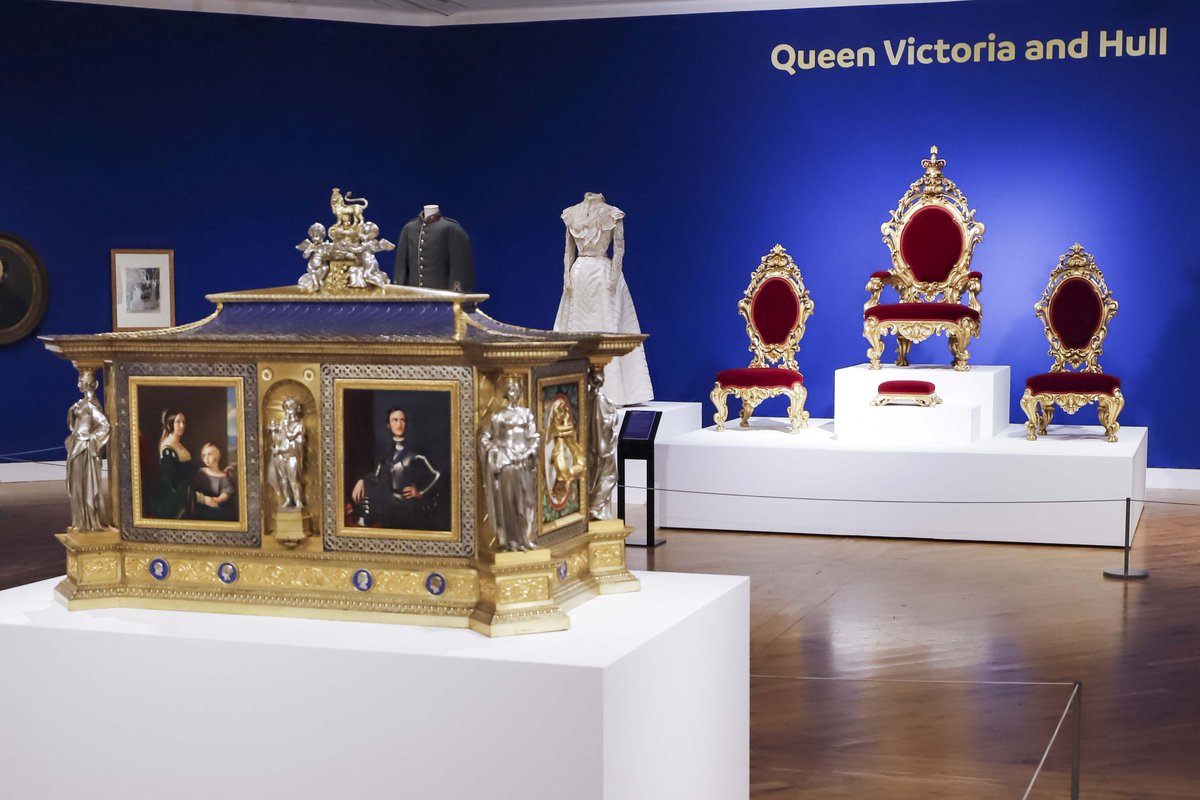 Can you imagine meeting the Queen in Victorian Hull? 

Join our free short talk to follow Queen Victoria as she journeyed through Hull’s streets and see the exact seats that she sat on during her visit, Tomorrow 2pm.
#BSLInterpreted