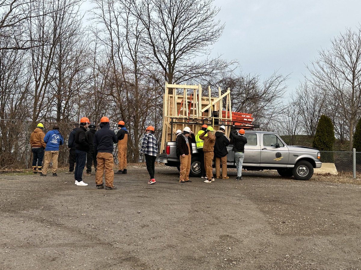It’s a gr8 morning 4 ⁦<a href="/West_Shore_CTD/">West Shore Career-Tech</a>⁩ to build an ⁦<a href="/LkwdRec/">Lakewood Recreation</a>⁩ field maintenance shed in Lkwd Park. Gr8ful 4 this #partnership &amp; invaluable resource ⁦<a href="/LkwdSchools/">Lakewood OH Schools</a>⁩ has #lakewoodoh #trades #lifelongskill
⁦<a href="/LkwdSupt/">LKWDSupt</a>⁩ ⁦<a href="/LHSCoachDow/">Mike Dow</a>⁩ ⁦@wdimascio⁩