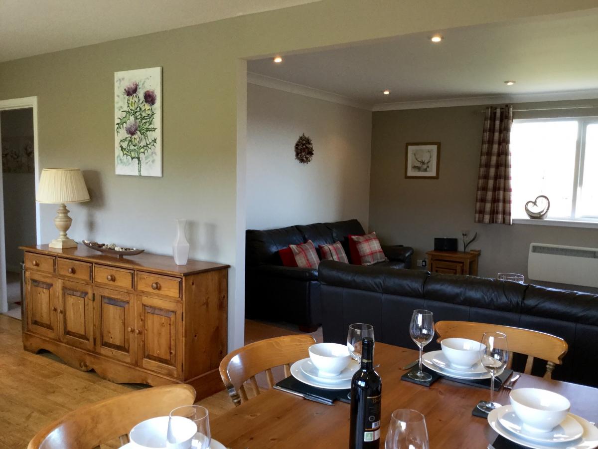 aroundaboutbrit's tweet photo. Drumhead Cottage boasts beautiful countryside views which you can enjoy whilst relaxing in the hot tub. What are you waiting for? Book your stay today.
https://t.co/i0SgWGA4XU 
#SelfCatering #Holiday #Family #Rural #ScenicViews #Relax #HotTub #Finzean #Banchory #Aberdeenshire https://t.co/Jow0ca1K5h