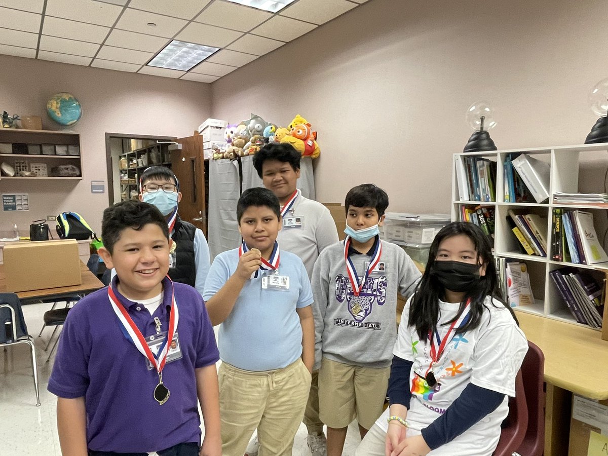 So very proud of the scientists <a href="/OwensInt/">Owens Intermediate</a>!  That  earned 5 of the top spots at the <a href="/AliefISD/">Alief ISD</a> Science Fair. #JagaursREP.