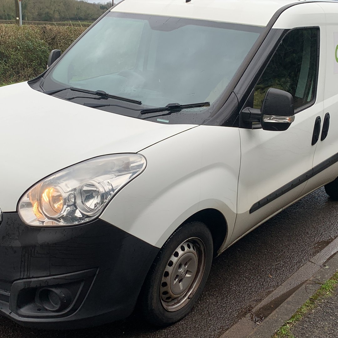 carservices12's tweet image. We had a wonderful time at our #cargarage today with this #Combovan. This car came here for a #fullservice. We did everything that is included in an #interimservice, with some extra checks.
☎️01189 876300
🌐carservicesinreading.co.uk/service-booking
#carserviceinreading #carserviceexperts