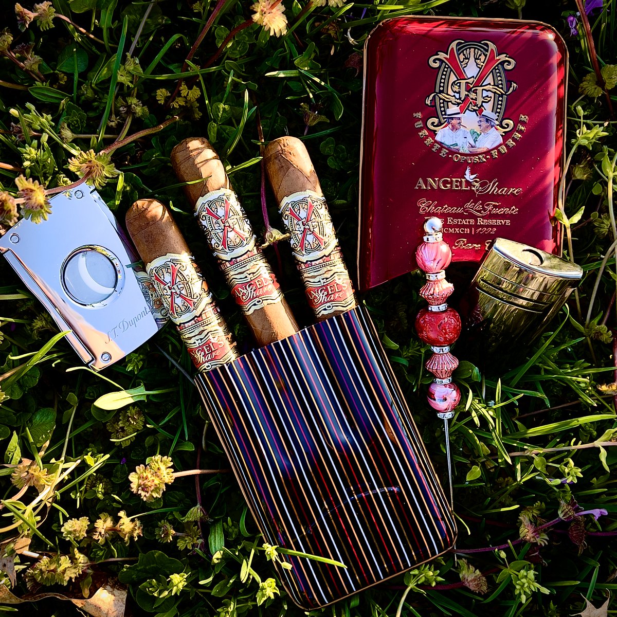 fatashes's tweet photo. #OpusX #OpusXAngelshare #cigar #cigars #cigarlife #cigaraficionado #cigarporn #botl #cigarsociety #cigaroftheday #cigarlover #cigarsmoker #cigarlifestyle #sotl #cigarworld #cigarsnob #smoke #cigarphotography #cigarboss  #cigarculture #cigarians #nowsmoking #cigartime #cigarnation https://t.co/I0m6ZKqpLj
