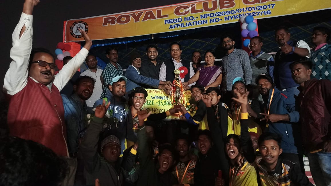 thakur_asis's tweet photo. Attended as guest of honour of the final day of 16th Royal Cup Cricket Championship org. by ROYAL CLUB Ganiary along with Prasanna Padhi, president district bar association,  Anusaya kumbhar, block chairperson Komna and other guests.
@Nyksindia @UNV_India @DM_Nuapada @NNuapada https://t.co/pKwCFgpIsn