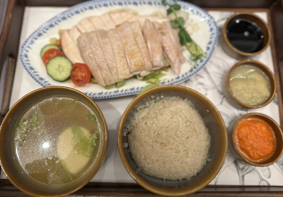 BamBam1A's tweet photo. this is one of the Top5 food in my life🇸🇬🔥
Hainan Chicken Rice https://t.co/RhvoWU811T
