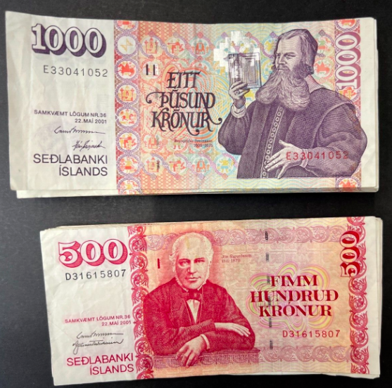 Check out what we have going live on our auction later this evening, Icelandic Kronur 34,000 in circulated notes
#money #travel #holiday #holidaymoney #papermoney #worldpapermoney #IcelandicKronur #travelmoney #papermoney