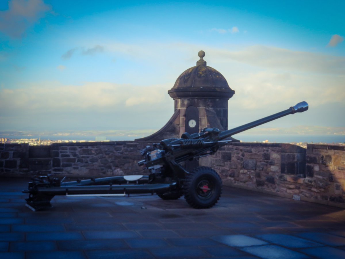 Wednesday 11th January 2023.
1pm Gun fire from Edinburgh Castle.
Thank you, the 105th Royal Artillery Regiment.
Photographer: Mark Leishman