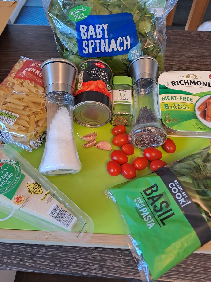 socialdrammer's tweet photo. It's time to start prepping dinner for tonight ๐ง while the youngest ๐ด
#dadscooking #foodporn #norestfordad https://t.co/ivoXmliHWI