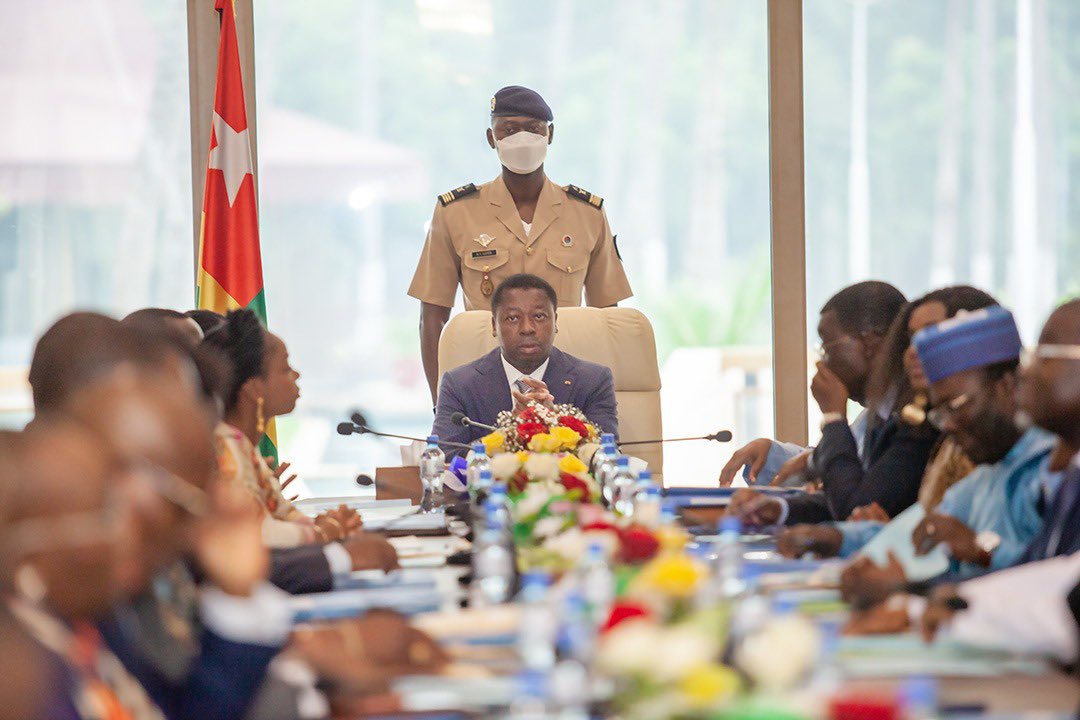 FEGnassingbe's tweet photo. Je préside, ce jour, la première réunion du conseil des ministres pour l'année 2023.
 
Nous examinerons un avant-projet de loi, relatif au développement de l'écosystème d'innovation au #Togo, ainsi qu’un projet de décret…

#ConseilDesMinistresTG
#Denyigban

1/4 https://t.co/MOuSXlhtni