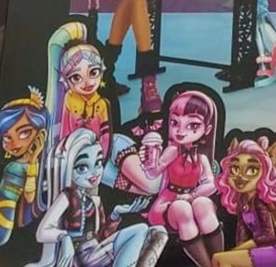 planetkee_'s tweet photo. now THIS is what you call an artwork glow-up sis!!! 💅🏾 https://t.co/0736oOBlgY