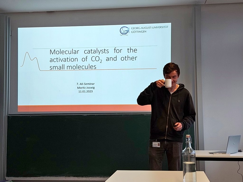 AKMeyer_Goe's tweet photo. After a few weeks, we are back with our #akseminar in the Meyer group 🥳 

@Leilidadkhahan &amp; @SeissMax first introduced their ⚡electrifying⚡ PhD project proposals, and afterwards Moritz showed us how to tackle CO2 activation 🌎 https://t.co/GeeCDSo4d3