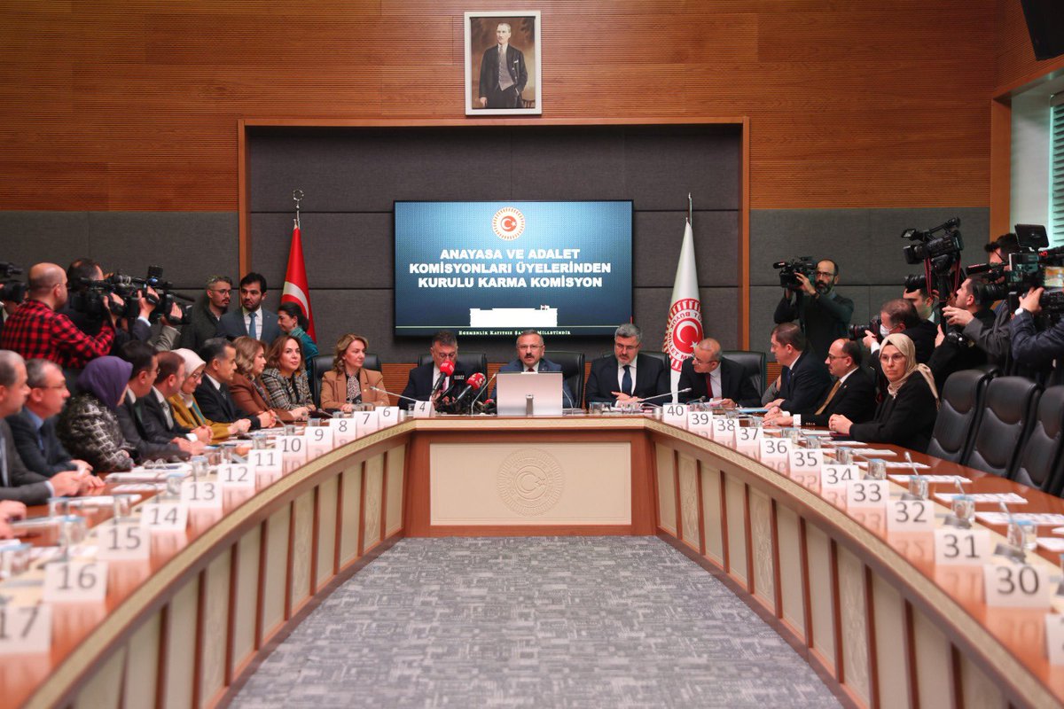 Anayasa ve Adalet Komisyonları Üyelerinden Kurulu Karma Komisyon olarak gündemimizdeki konulara ilişkin toplantımızı gerçekleştirdik.