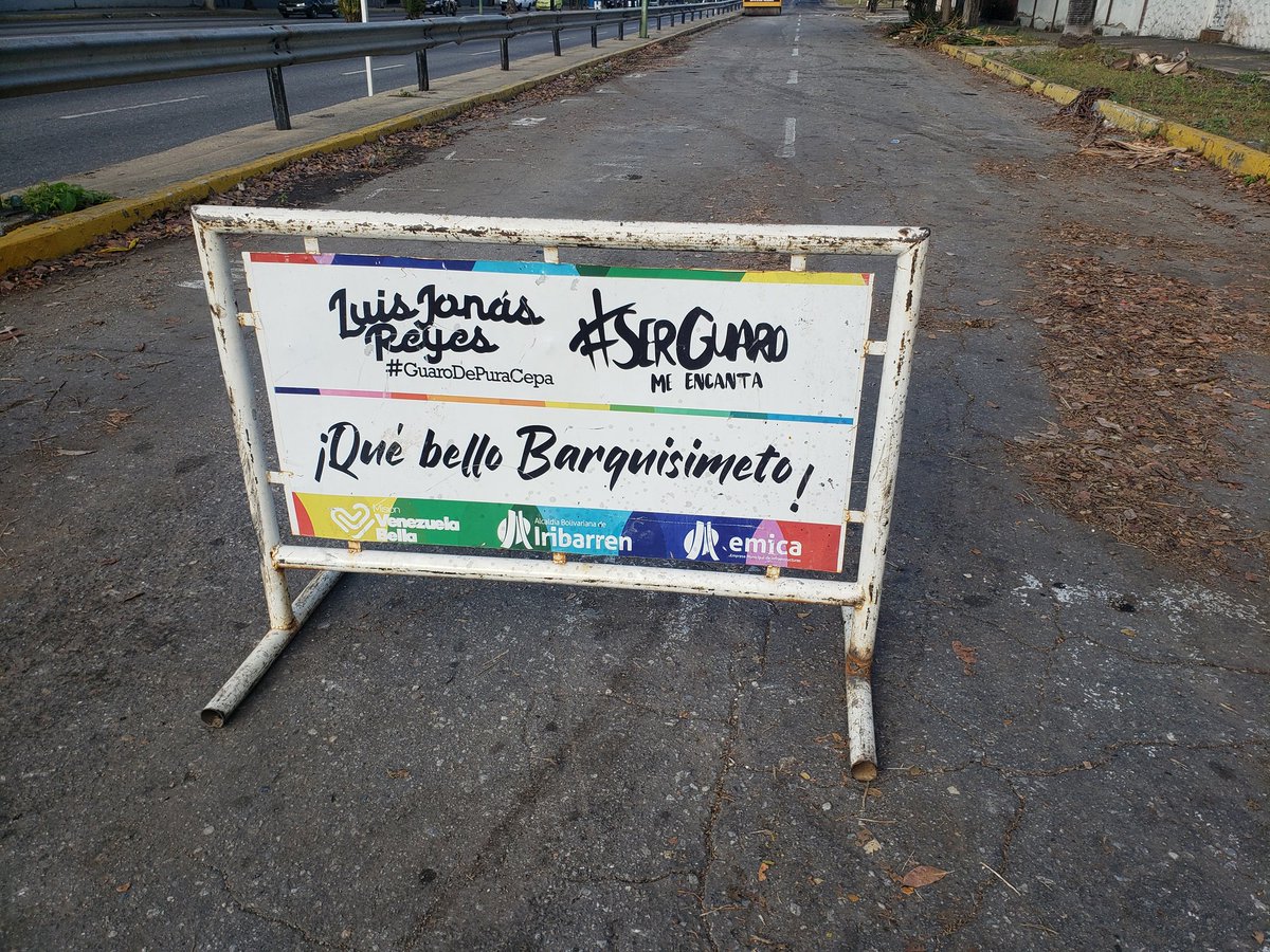 rubenmorales0's tweet image. #11E|Ahora los vecinos dicen que toca esperar que la excelsa patrona Divina Pastora realize  el milagro de que el alcalde @LuisJonasReyes se digne de ordenarle a sus ineficientes gerentes de Imaubar &amp;amp; Fospuca eliminar este bosque de restos vegetales llamado por ellos peqño Darien