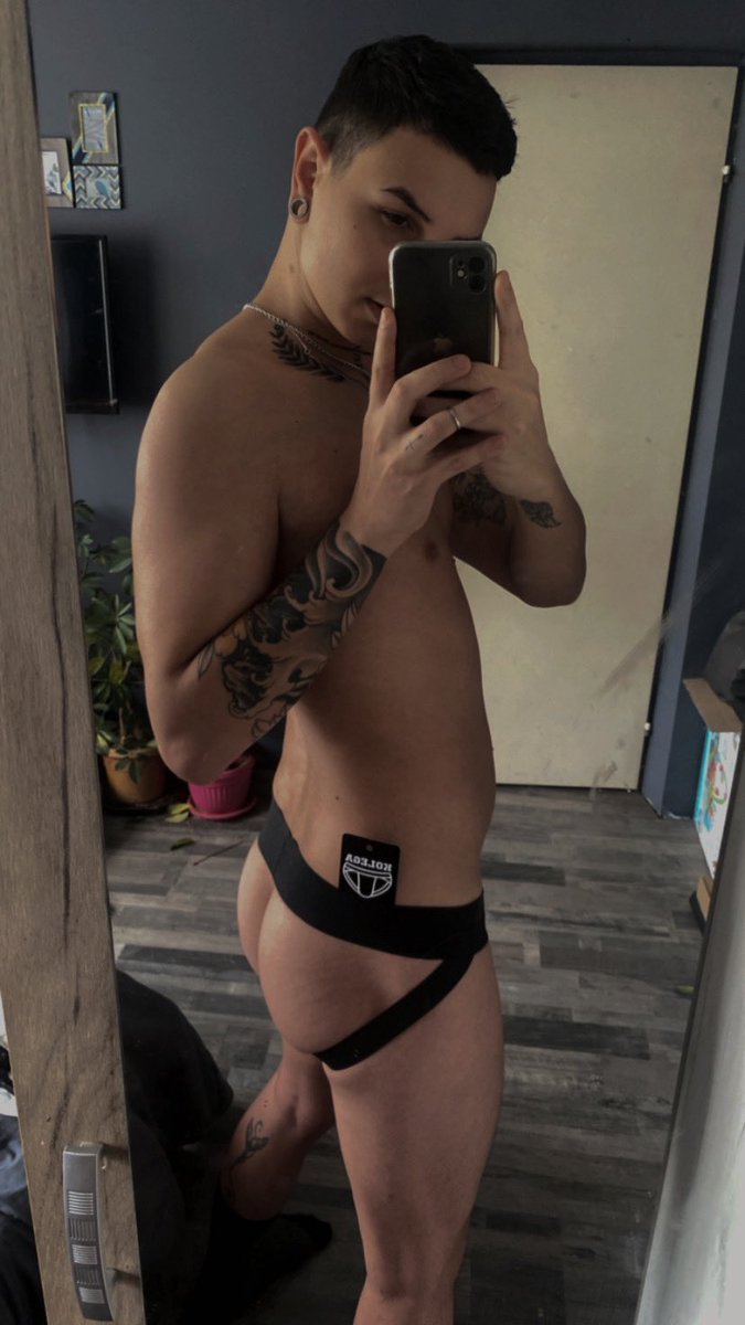 DatFippzydotcom's tweet photo. Здравейте КОЛЕГИ! Имам удоволствието да ви представя един страхотен продукт на @kolegaunderwear !
��добни, секси и с уникални дизайни. Ръчно ушити специално за вас! Ако се нуждаете от секси и качествен джокстрап, вече знаете къде да го намерите!! - @kolegaunderwear НАПДАЙТЕ КОЛЕГИ https://t.co/PjnSzbCWu6