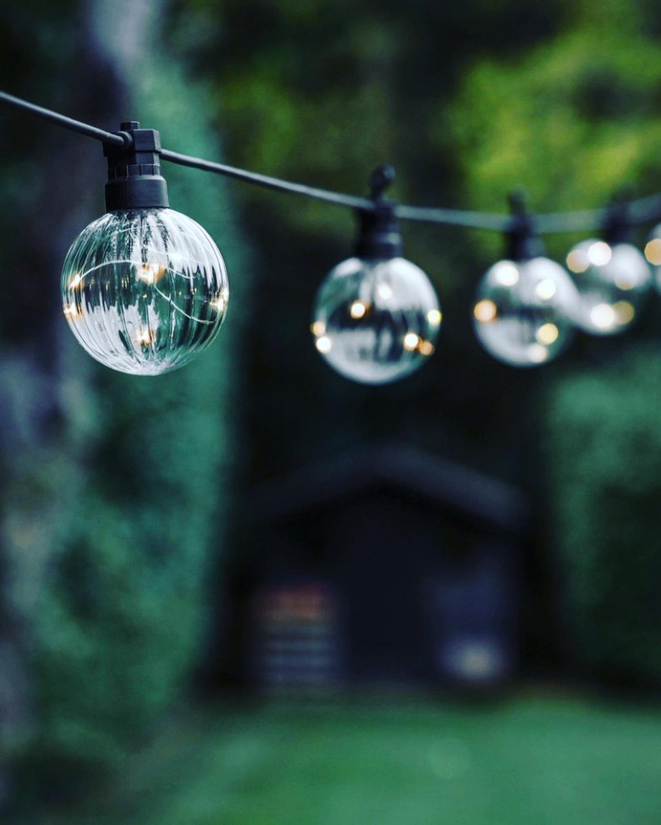 wall_lighting's tweet image. Head to our website and get 50% off these gorgeous outdoor lights. Light up your outdoor space with these eye-catching Black Festoon Linear Lights.  

#garden #lighting #outdoors #decor