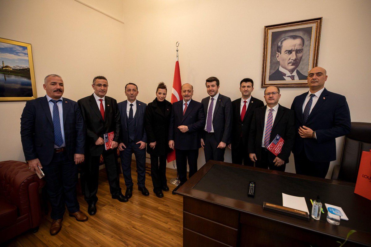 SirketZabitasi's tweet photo. 5. Ankara heyetimizi 
sn vekilimiz @celebimehmeta öncülüğünde kabul eden sn çalışma ve sosyal güvenlik bakanımız
@vedatbilgn

Saygılarımızla teşekkürlerimizi sunuyoruz

Belediye Şirket İşçisi Zabıtalar
657 Memur Kadrosu talebimizi iletmeye devam ediyoruz

#YasayıSüratleBekliyoruz https://t.co/6OvEWhDZmf