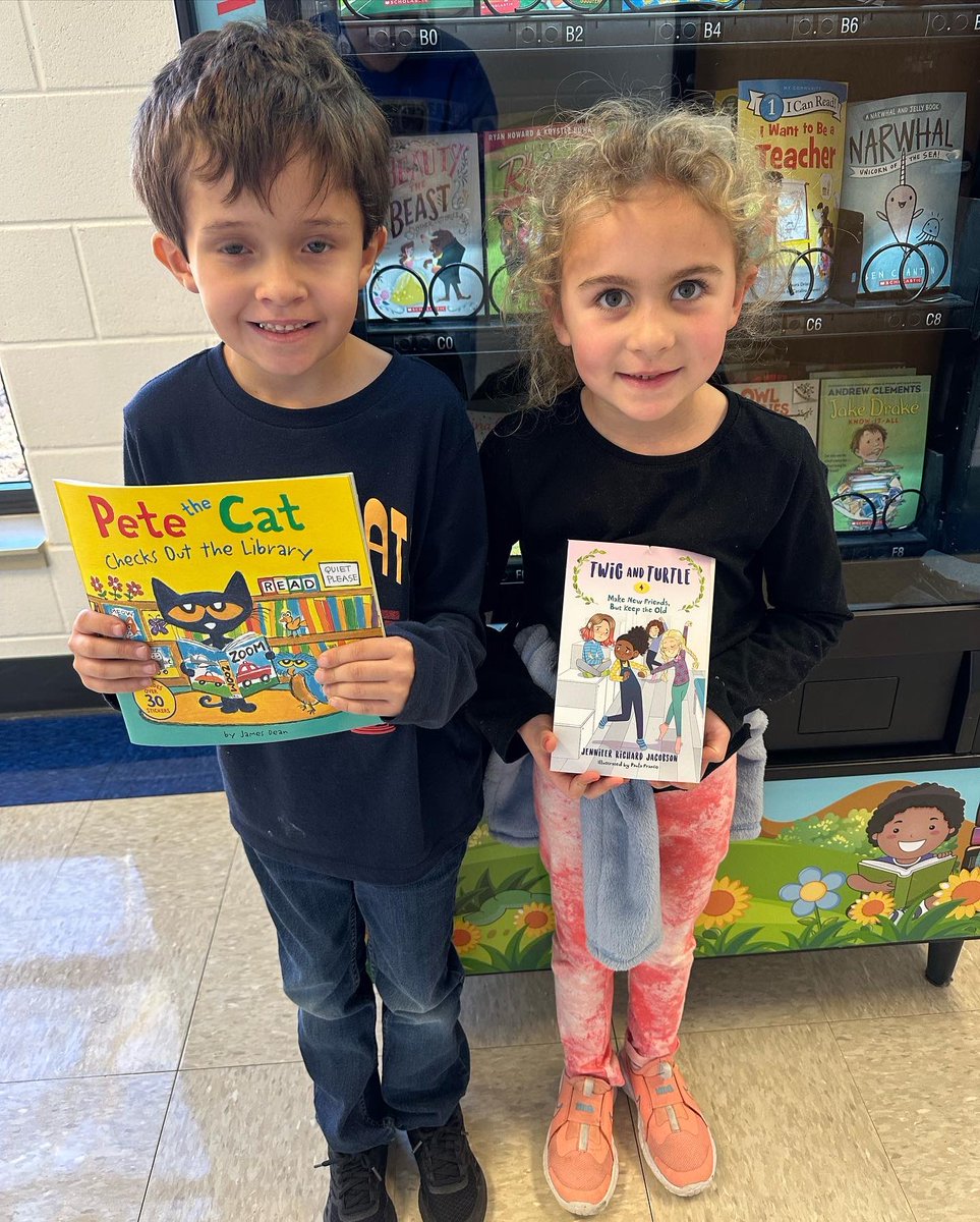 CFESMediaCenter's tweet photo. Trading in PBIS points for the Book Vending Machine. GREAT JOB Mustangs! Happy reading. #cfesmediacenter #cfesmustangs https://t.co/lvkcyCRNZF