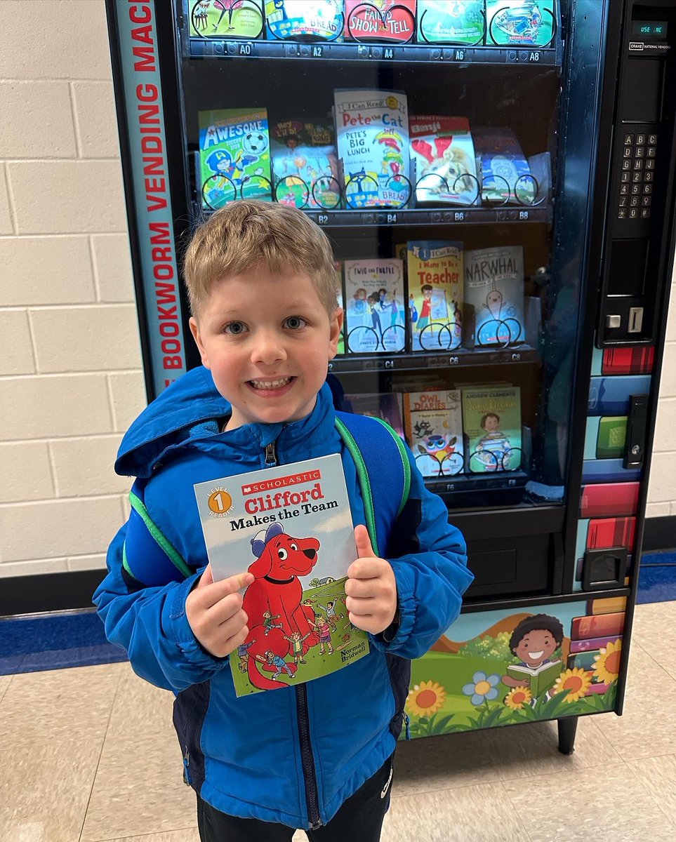 CFESMediaCenter's tweet photo. Trading in PBIS points for the Book Vending Machine. GREAT JOB Mustangs! Happy reading. #cfesmediacenter #cfesmustangs https://t.co/lvkcyCRNZF