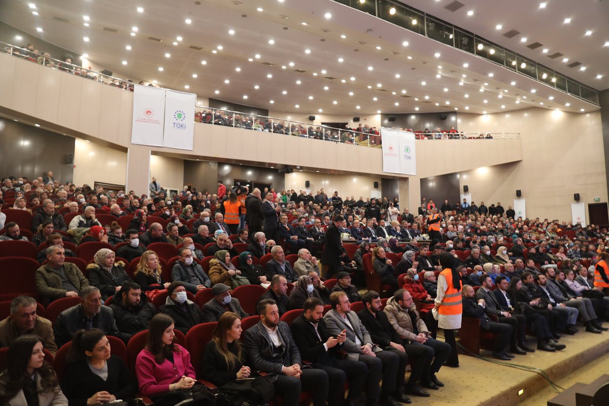“İlk Evim, İlk İş Yerim” projesi çerçevesinde Ankara Mamak'ta inşa edeceğimiz 3.645 konutumuzun hak sahipliği belirleme kurası TOKİ Başkanımız Ömer Bulut'un katılımıyla gerçekleşti.

Hayırlı uğurlu olsun.