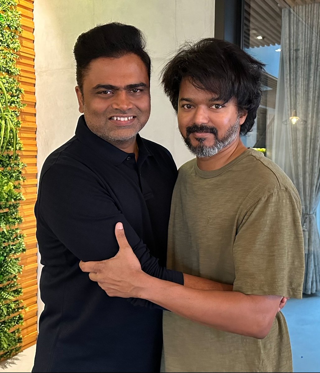 directorvamshi's tweet photo. Thank You for all the overwhelming Love for #Varisu... Thank You Nanbas and Nanbis.. ❤️

Thank You Thalapathy @actorvijay Sir for all Your Trust.. 🤗

@SVC_official @7screenstudio #Varisupongal #VarisuBlockbuster https://t.co/KkoGj5IgVR