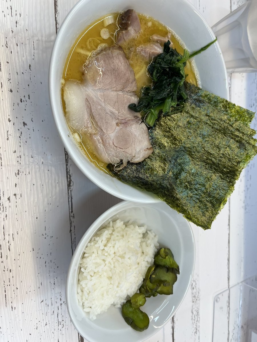 あけましておめでとうございます！

実は年末年始体調を崩してしまい
ご挨拶遅くなりました🥲

もうラーメンを食べれるぐらいまで復活いたしましたので、
今年も自由気ままに呟いて参ります。

どうぞよろしくお願いします🙏

おいしかったー。。。