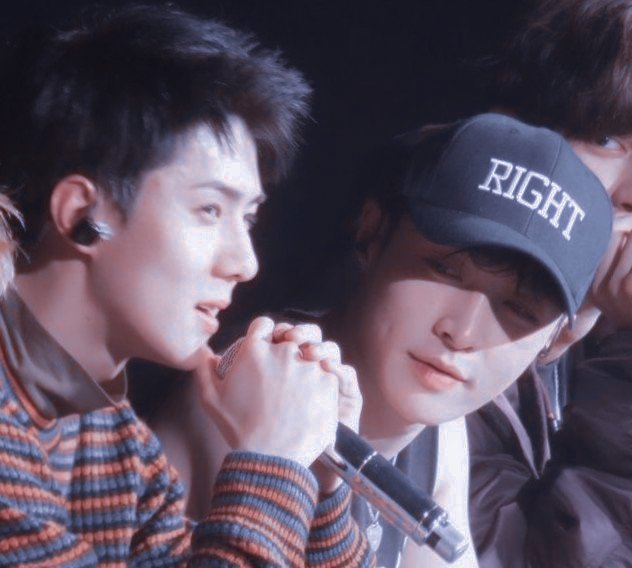 white_ltus's tweet photo. We just believe that heaven is far away ‹3
Because heaven can be somewhere next to you :)
،🪷🫧٬
#Layhun , #hunlay , #勋兴 ✨ https://t.co/H8yTfCzev9
