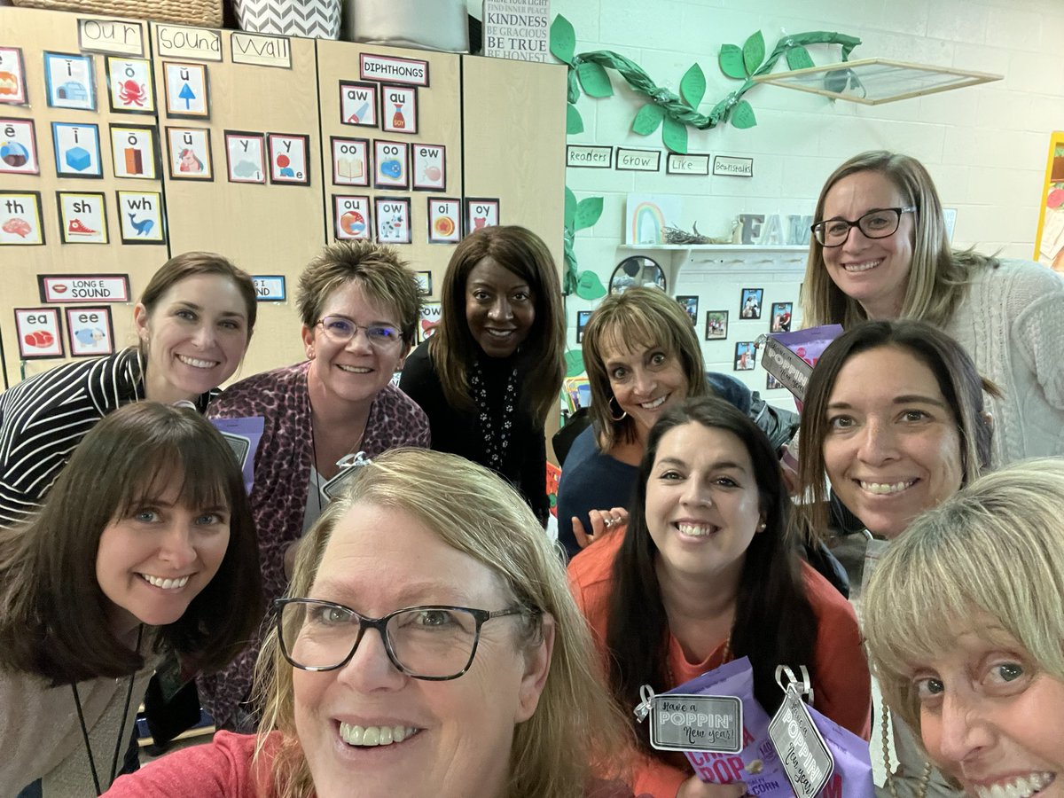 So blessed to work with this amazing team! Creekside Second Grade Team is the best! 
#NeedtoSucceedCECS
#WEareLakota #Creeksidetweet 
#WeChooseLakota