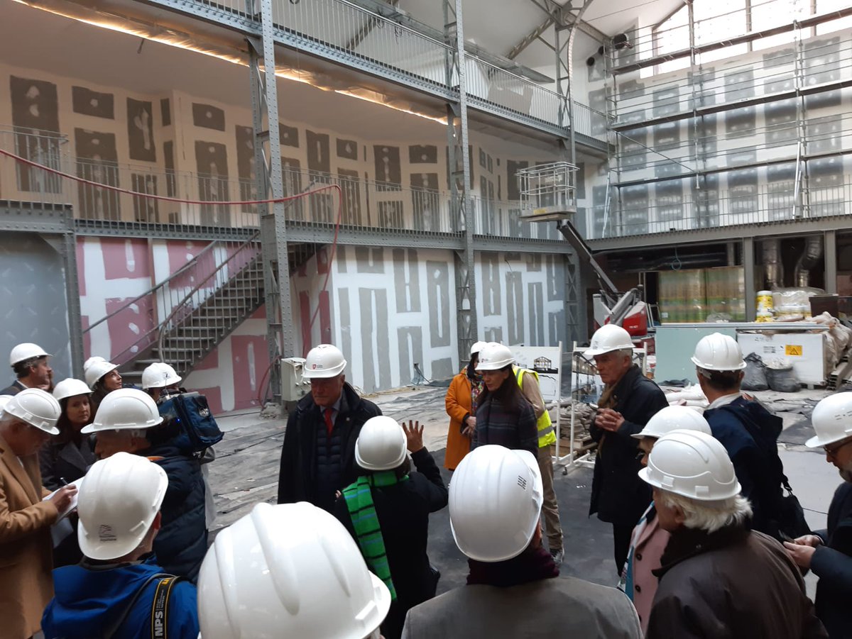 Visite du chantier du futur site du @fracartotheque à Limoges, en présence de Dominique Jacob, architecte, et @CharlineClaveau VP Culture à la Région @NvelleAquitaine : son ouverture est programmée en septembre 2023