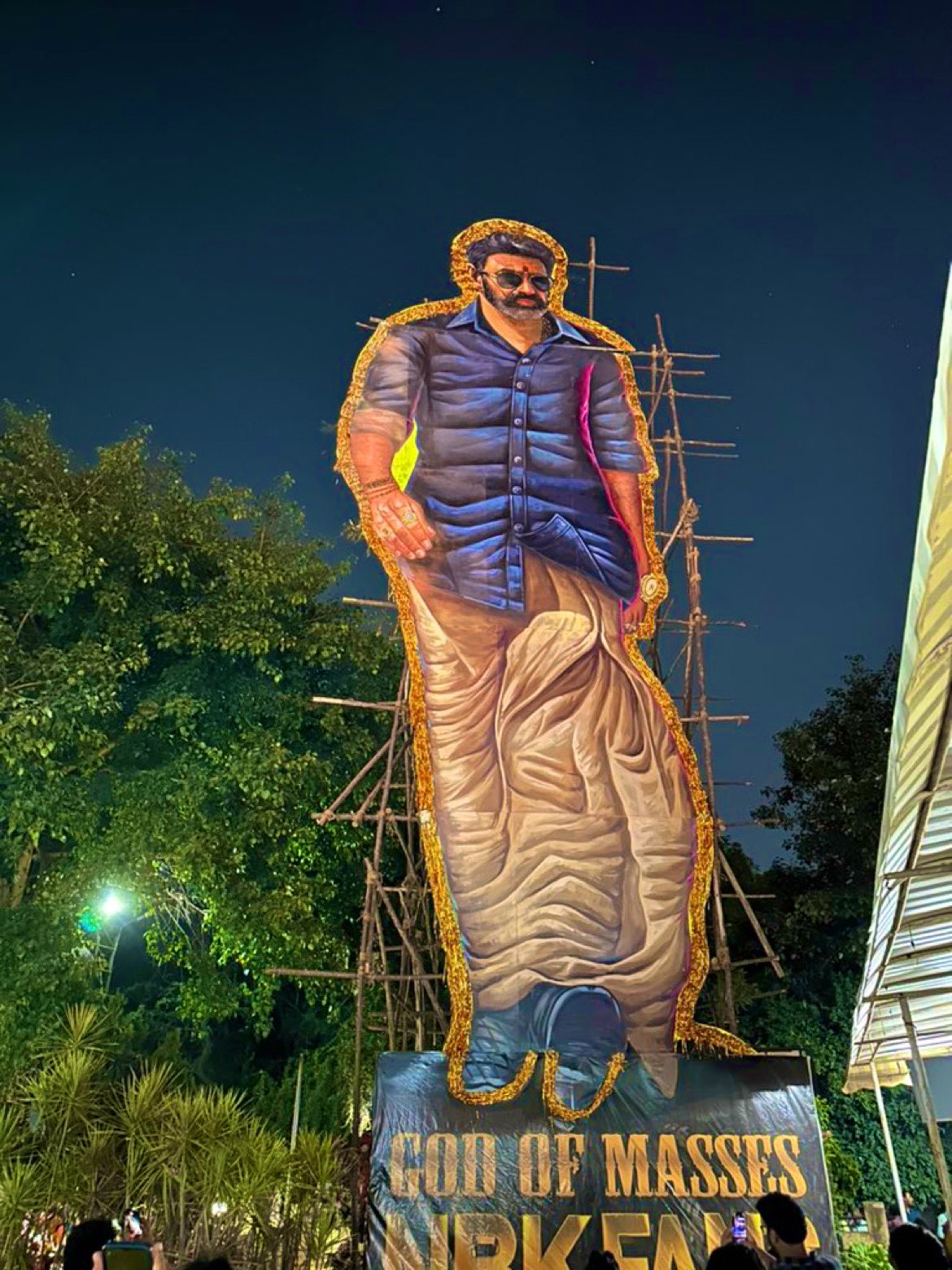 FmMndRZWIAIzdW-?format=jpg&name=large